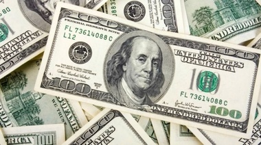 El dólar bajó $1,55 y cerró en $63,45