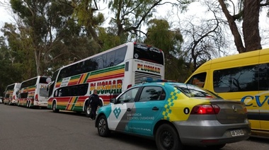 Aumentan los controles a choferes que realizan viajes estudiantiles en La Plata