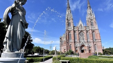 Sin fuegos artificiales, La Plata celebra sus 137 años