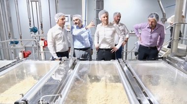 Kicillof: "Hay que revertir el modelo de desindustrialización del macrismo"