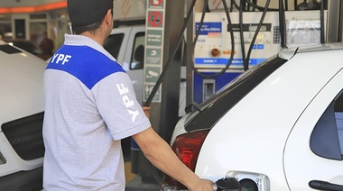 Alberto Fernández ordéno dar marcha atrás con el aumento de las naftas