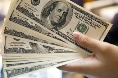 El dólar quedó a un paso de los $45