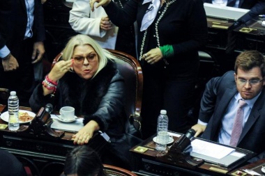 Carrió y Massot se dijeron de todo en los pasillos de Diputados