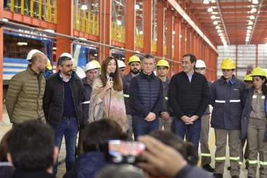 Macri, Vidal y Garro inauguraron los talleres ferroviarios del Tren Roca en Tolosa