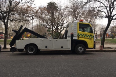 Llegaron las grúas de acarreo a la Ciudad de La Plata