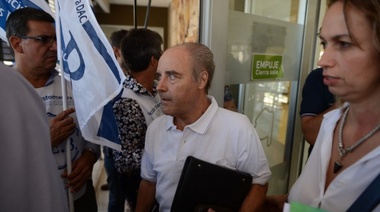 Kicillof subió la oferta a docentes: Udocba la rechazó y Suteba y FEB la analizan