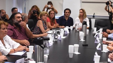 La mayoría de los gremios aceptaron la oferta salarial y el lunes empiezan las clases