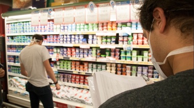 Funcionarios del Ministerio de Producción fiscalizaron precios en supermercados