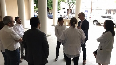 El gobernador recorrió el avance de las obras del Hospital Rossi
