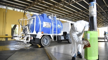 El Municipio de La Plata refuerza las tareas de desinfección en la terminal de ómnibus
