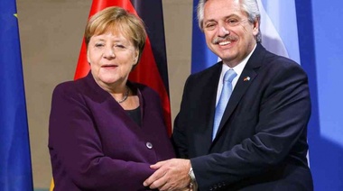 Fernández se comunicó con Angela Merkel para dialogar sobre la deuda externa