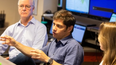 Axell Kicillof: “Estamos generando una barrera sanitaria para que el virus no salga de Villa Azul”