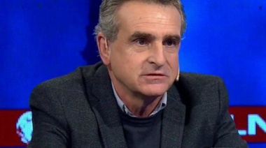 Agustín Rossi desmintió la compra de un Boeing 737