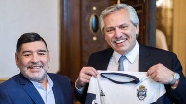 Alberto Fernández saludó a Maradona por su cumpleaños