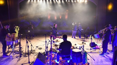 El Teatro del Lago volvió a brillar en el 138 Aniversario de La Plata