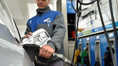 El Gobierno postergó por 15 días el aumento de precio de los combustibles