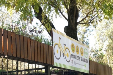 “Bicitando la Ciudad": La Plata invita a recorrer sus distintos circuitos turísticos en bicicleta