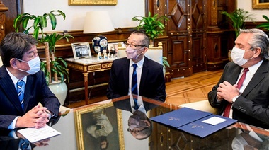 Fernández se reunió con el ministro de Asuntos Exteriores de Japón