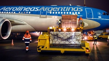 Aerolíneas Argentinas prepara su cuarto vuelo para traer la vacuna Sputnik V