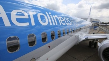 Aerolíneas Argentinas viaja a China para  traer un millón de dosis de la vacuna Sinopharm 