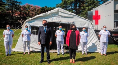 Inauguran un hospital móvil donado por China en Campo de Mayo