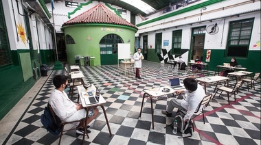 Por la muerte de un docente, realizan un paro en la Ciudad