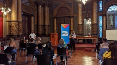 Capacitan en Lengua de Señas al personal municipal de La Plata