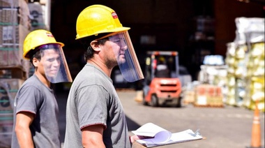 El Ministerio de Trabajo acordó un aumento del salario mínimo, vital y móvil