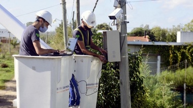 Avanza la instalación de cámaras y luces LED