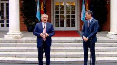 Fernández recibió el respaldo de Pedro Sánchez