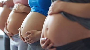 Comienzan a vacunar a las personas gestantes contra el Covid-19