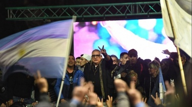 El Pata Medina y su hijo vuelven a prisión tras el acto en la ex sede de la UOCRA