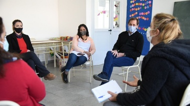 Precandidatos de Juntos apuntan a “fortalecer la educación” y advierten “un retroceso muy grande por la decisión de cerrar escuelas”