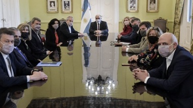 Para Perczyk, es responsabilidad "del Estado y Gobiernos" que los chicos vuelvan a las aulas