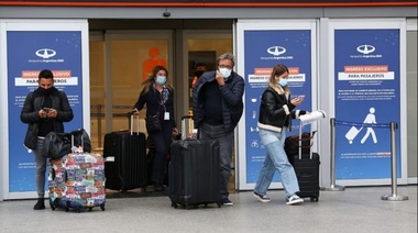 Argentina recibe a extranjeros con esquemas incompleto de vacunación