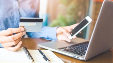 El BCRA prohibió la compra de viajes al exterior en cuotas con tarjetas de crédito