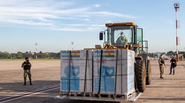 Argentina donó un millón de dosis de vacuna a Bolivia