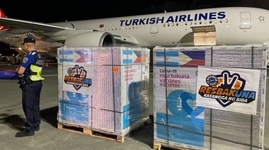 Un cargamento de 500.000 vacunas Astrazeneca, donado por Argentina, arribó a Filipinas