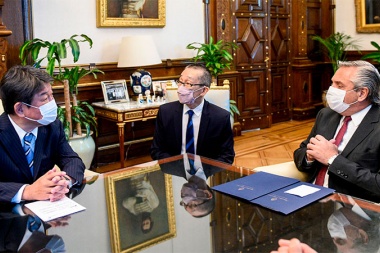 Fernández se reunió con el ministro de Asuntos Exteriores de Japón