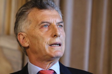 Procesan y embargan por 100 millones de pesos e impiden salir del país a Macri
