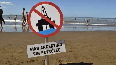 Atlanticazo: movilizan en contra de la actividad petrolera en Mar del Plata