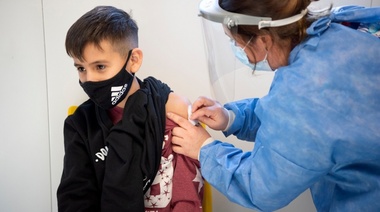 Kreplak consideró que los pediatras que no aconsejan la vacunación estarían cometiendo "mala praxis"