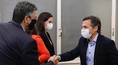 Transporte continúa las negociaciones por el traspaso de 32 líneas de colectivos