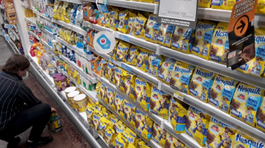 Lanzan una canasta de precios regulados para comercios de proximidad 