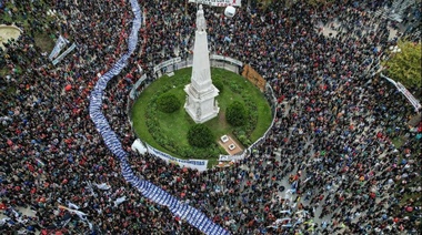 Cristina Fernández: "El pueblo argentino volvió a llenar la Plaza de Mayo"