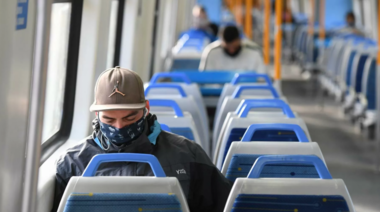 Kreplak, a favor de “seguir usando el barbijo en el transporte público por mucho tiempo más”