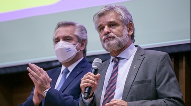 Alberto presentó los programas federales "Equipar Ciencia" y "Construir Ciencia"