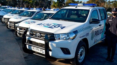 Seguridad suma civiles para conducir los móviles policiales