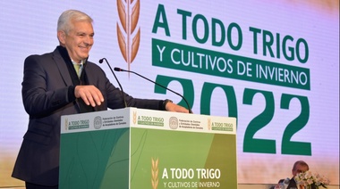 Julián Domínguez: "Hay que apostar por la biotecnología para la producción nacional"