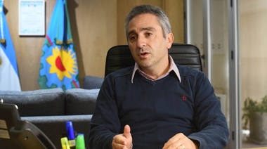 Larroque afirmó que Vidal "paralizó casi 200 obras y dejó 2.000 colegios en emergencia edilicia"